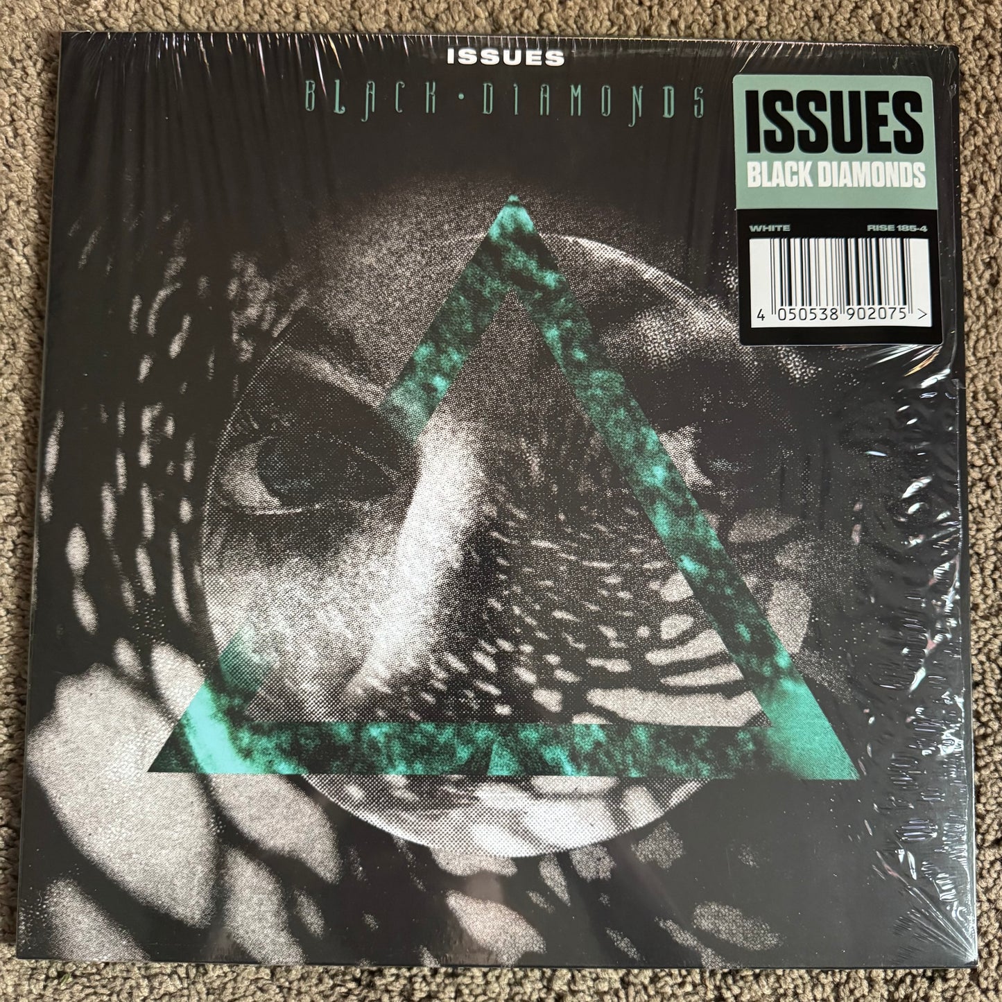 ISSUES - BLACK DIAMONDS