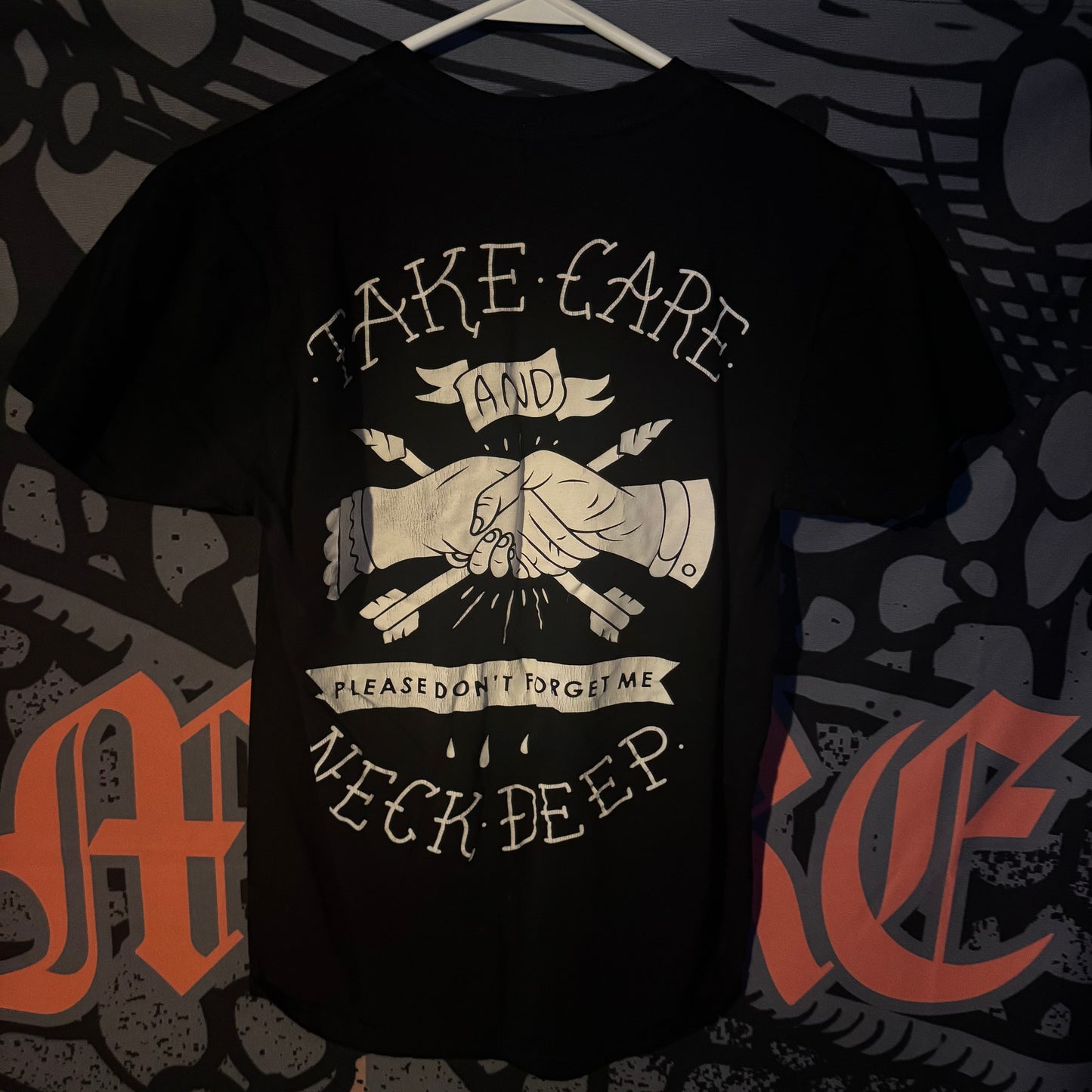 NECK DEEP - TEE (SMALL)