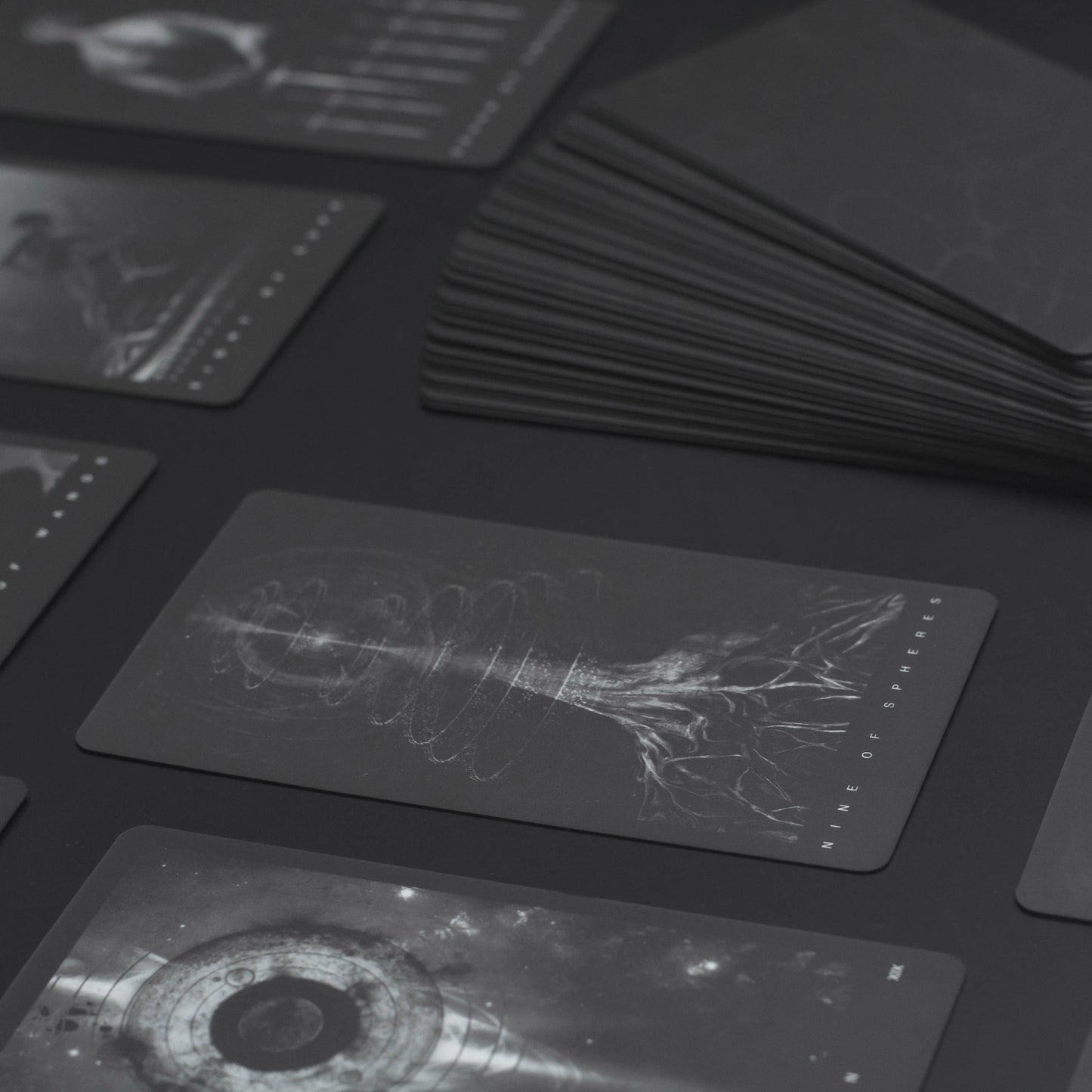 THE BLACK TAROT - MODERN TAROT CARDS DECK