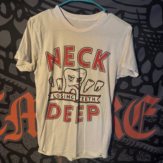 NECK DEEP - TEE (SMALL)