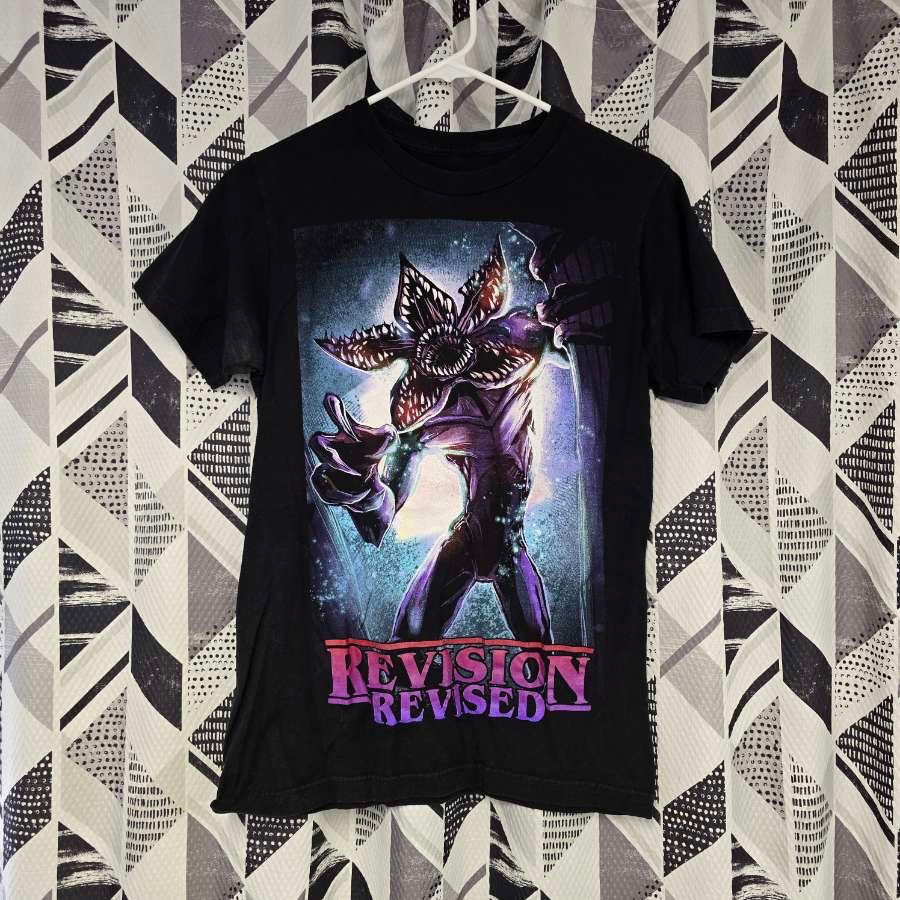 STRANGER THINGS TEE (MEDIUM)