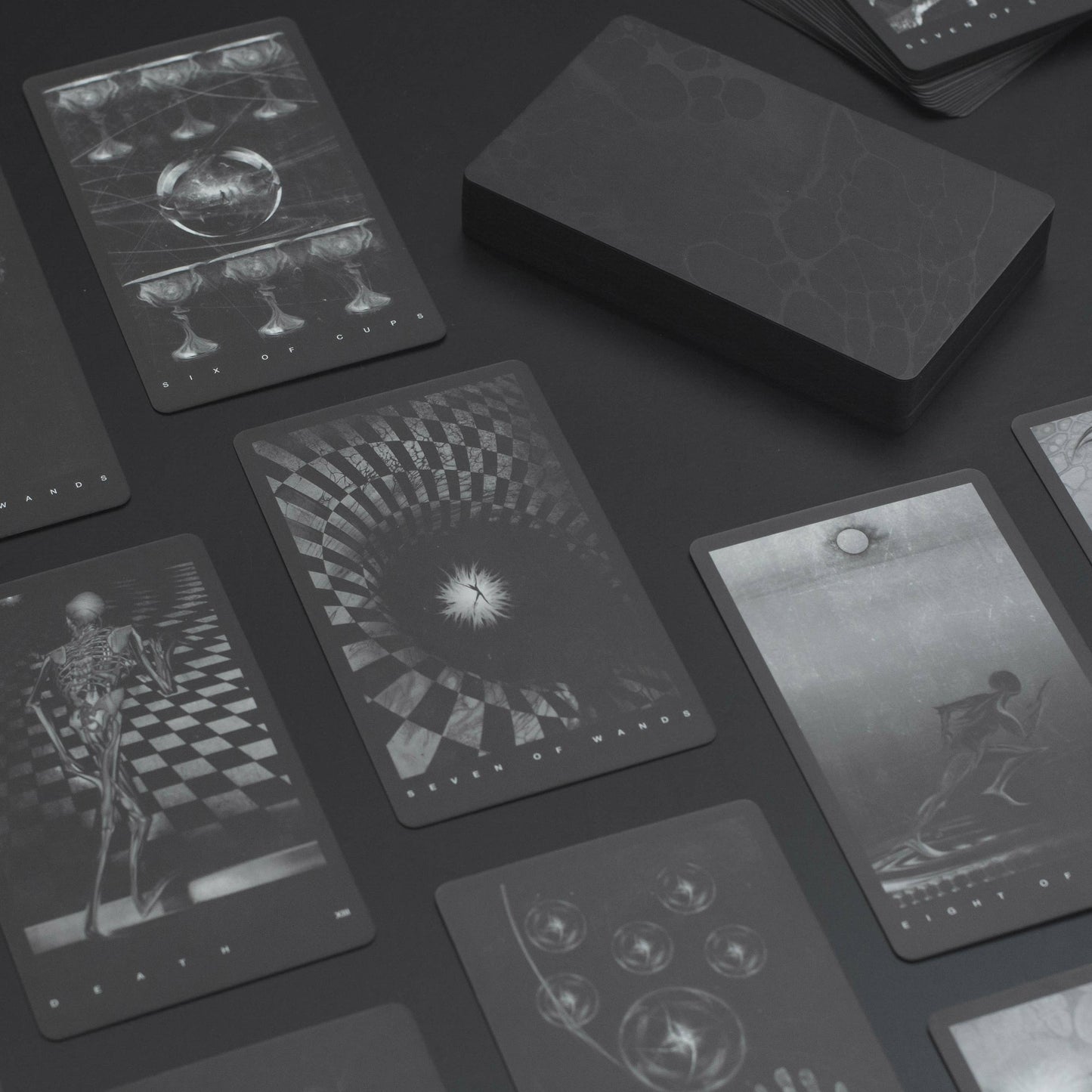 THE BLACK TAROT - MODERN TAROT CARDS DECK