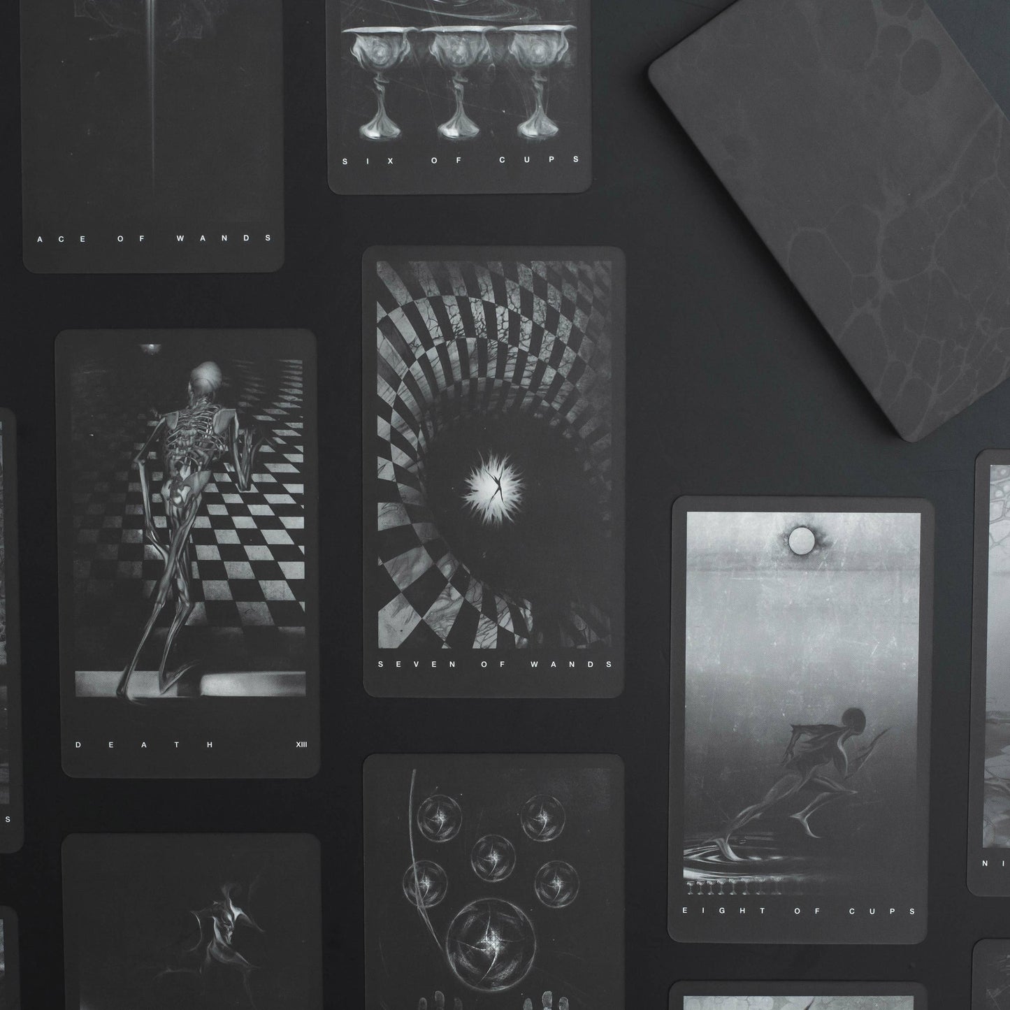 THE BLACK TAROT - MODERN TAROT CARDS DECK